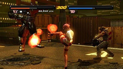 Tekken Tag Tournament 2 - Eddy Gordo pateando a Yoshimitsu en escenario industrial
