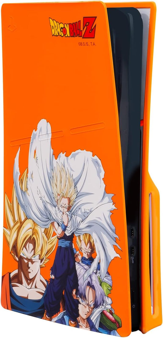 FR-TEC Dragon Ball Z Silicone Cover - Vista frontal con Goku y personajes en PS5 Slim