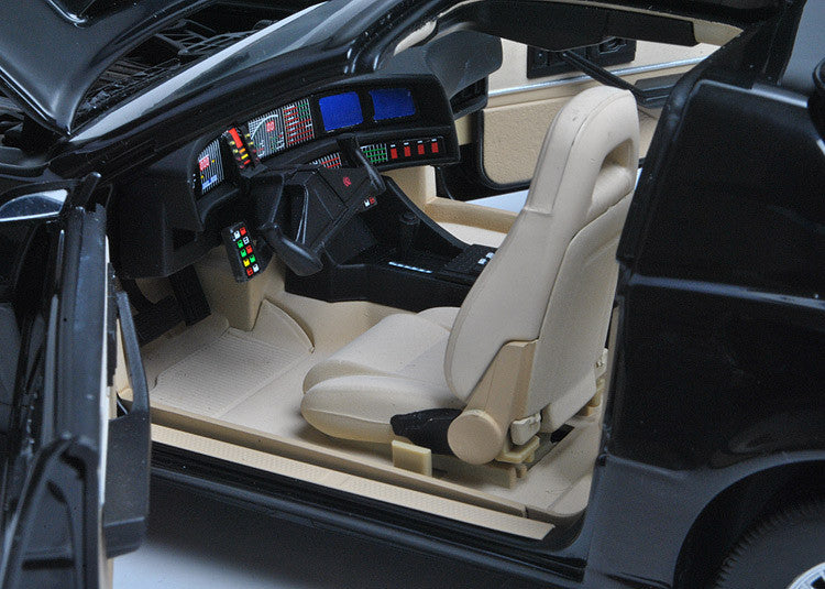 KITT Knight Rider die-cast 1:18 - detalle interior beige