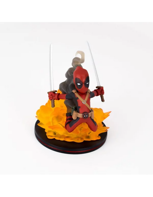 Deadpool Q-Fig LC Exclusive QMx - Figura Marvel Comics con katanas y campana de cristal